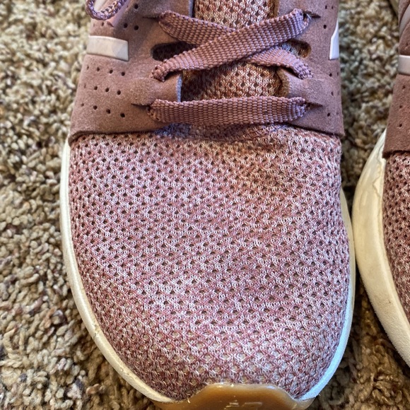 New Balance Trainer/casual shoe, size 8, mauve color - Picture 6 of 7